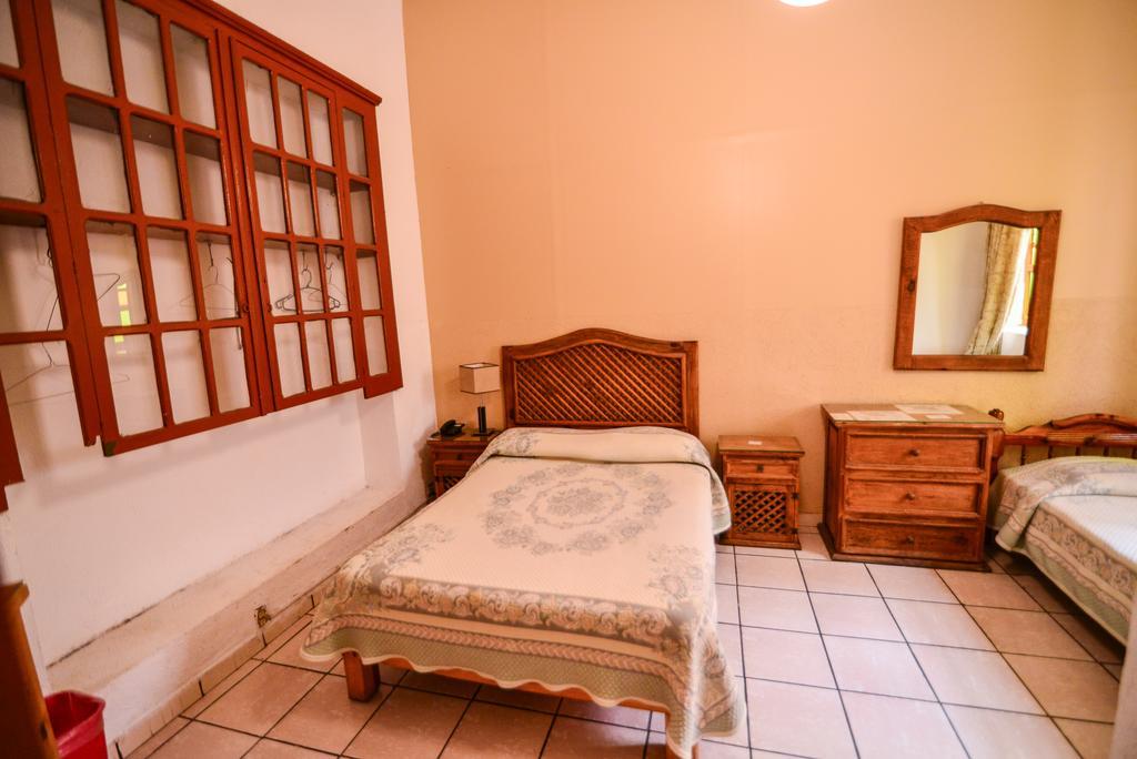 Hotel Posada San Pablo Гуадалахара Екстериор снимка